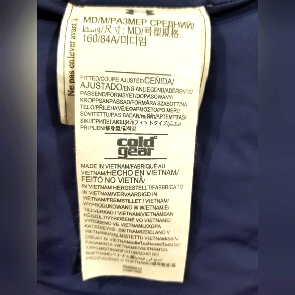 Under Armour, Puffer Jacket. - Picture 5 of 8